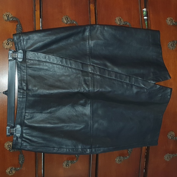 Halogen Black Slant Split Front Leather Skirt Sz 8 - Picture 1 of 3